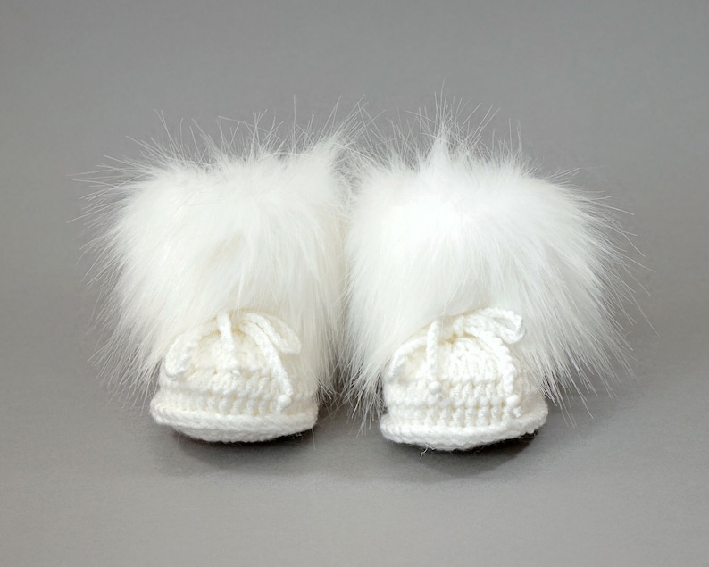 White hand knitted baby fur pom pom hat, Faux fur booties, Baby winter clothes, Baby shower gift, Gender neutral Newborn outfit, Preemie set image 3