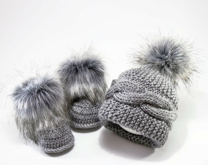 Stone gray hand knitted baby hat and crochet booties set, Fur pom beanie, Faux fur booties, Infant winter clothes, Neutral Baby shower gift