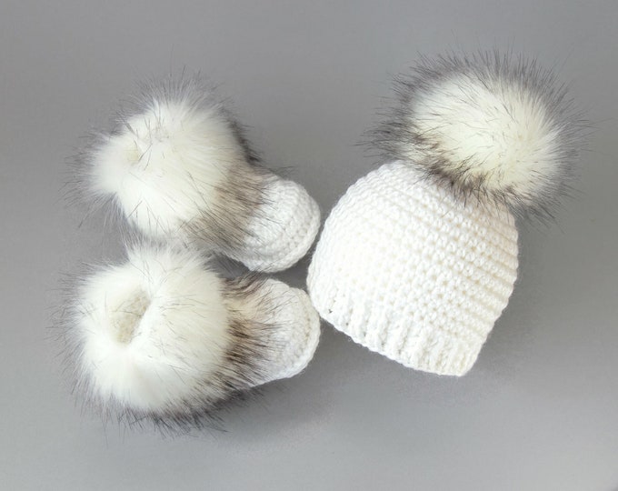White Booties and Hat set, Faux fur booties, Fur pom pom hat, Hat and Booties set, Gender Neutral Baby Shower Gift, Baby winter clothes