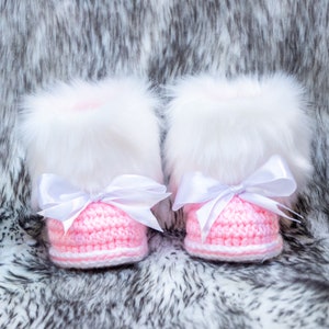 Pink Baby bow booties, Crochet Baby booties, Fur Booties, Baby girl Winter boots, Newborn girl Booties, Preemie girl booties, Bow baby shoes image 2