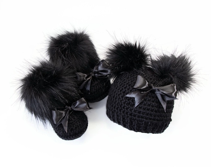 Black double pom pom hat and faux fur booties with bows, Pregnancy Gift, Minnie Mouse Inspired, Newborn gift, Preemie outfit, Fur boots