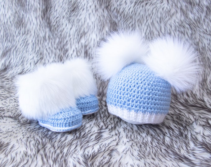 Baby Boy hat and booties, Baby boy gift, Fur pom hat, Crochet baby boots, Double pom pom beanie, Newborn boy outfit, Infant shoes and hat