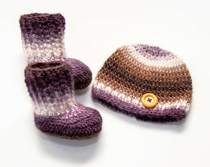 Handmade Newborn Hat and Booties set, Gender Neutral Baby socks and beanie, Crochet Baby Beanie, Crochet baby socks, Infant baby gift