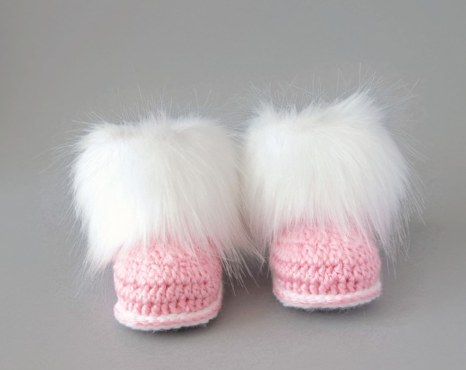 Pink and white Baby girl booties, Preemie girl shoes, Fur booties, Newborn winter boots, Crochet baby booties, Infant shoes, Baby girl gift