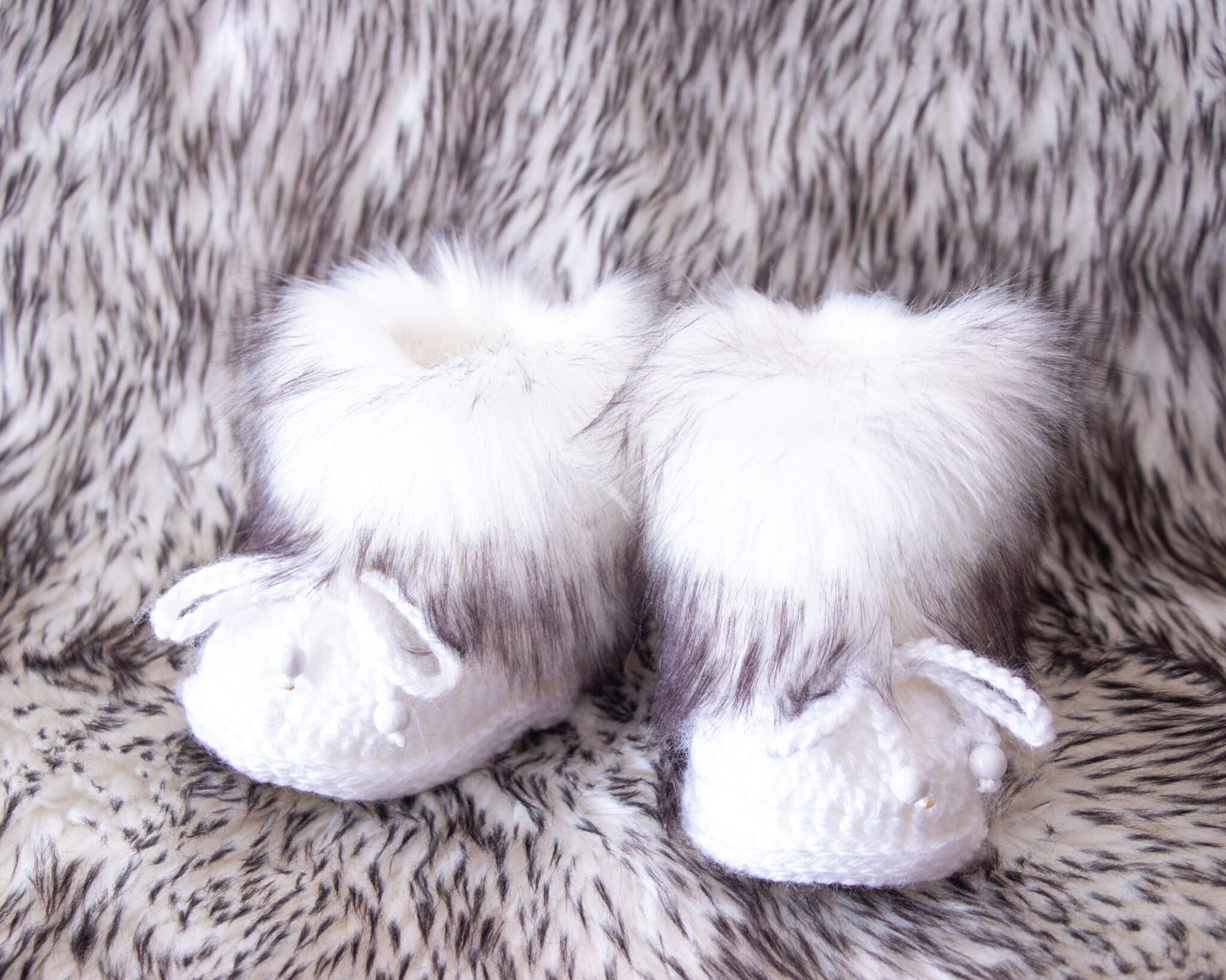 Unisex Hat and bootie set, White and black Newborn Beanie ...