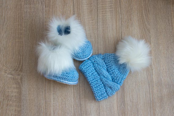baby boy blue pom pom hat