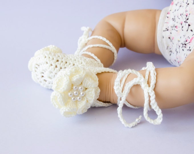 Off white Baby girl shoes, Flower shoes, Preemie shoes, Baby ballet shoes, Mary Janes, Newborn shoes, Crochet Baby shoes, Baby girl gift