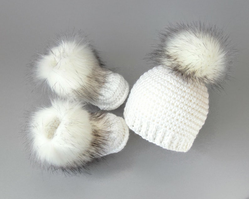 White Booties and Hat set, Faux fur booties, Fur pom pom hat, Hat and Booties set, Gender Neutral Baby Shower Gift, Baby winter clothes image 6