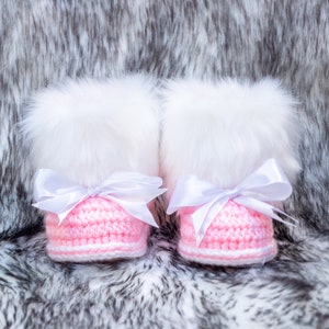 Pink Baby bow booties, Crochet Baby booties, Fur Booties, Baby girl Winter boots, Newborn girl Booties, Preemie girl booties, Bow baby shoes image 7