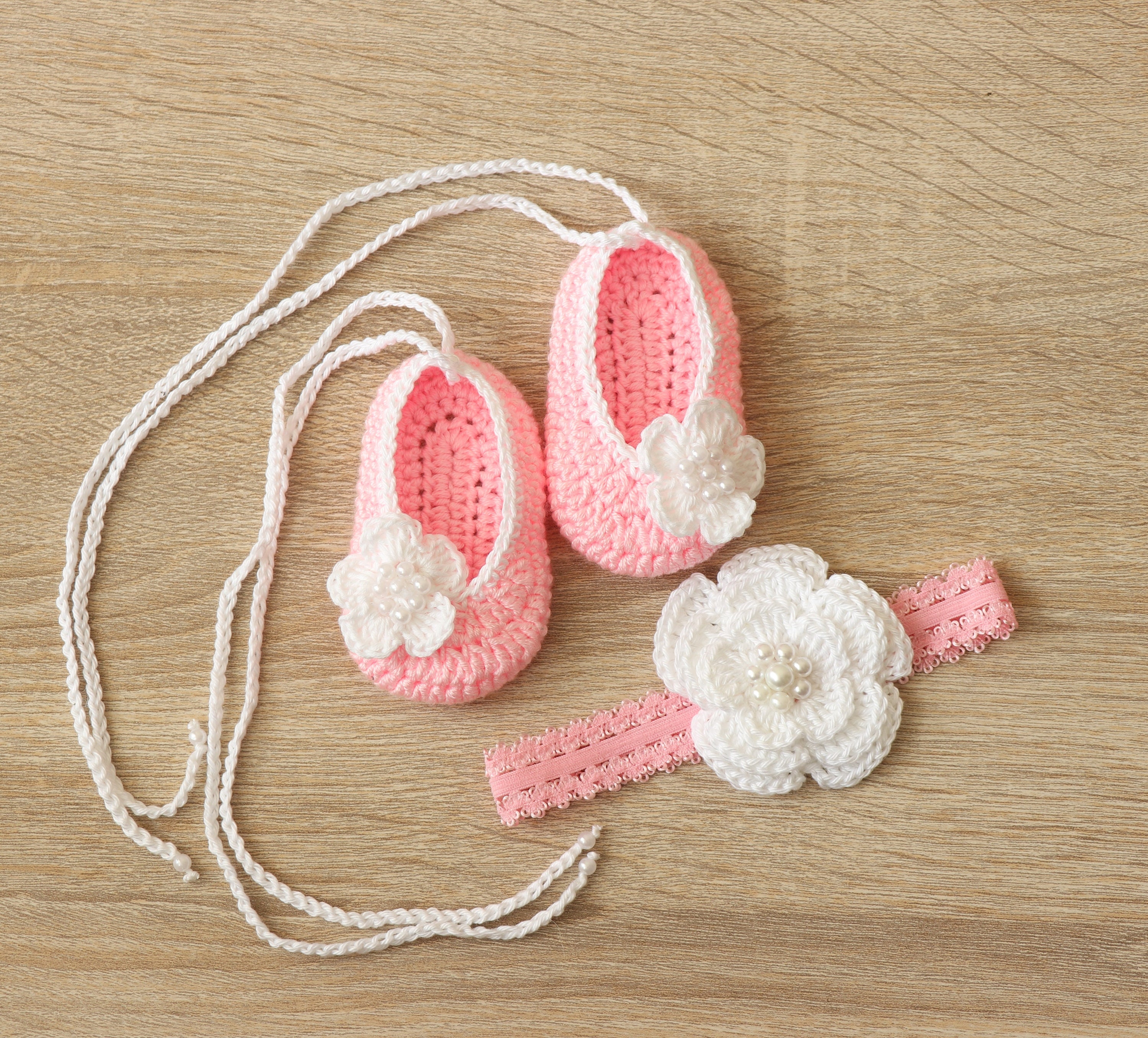 baby shoes and headband set
