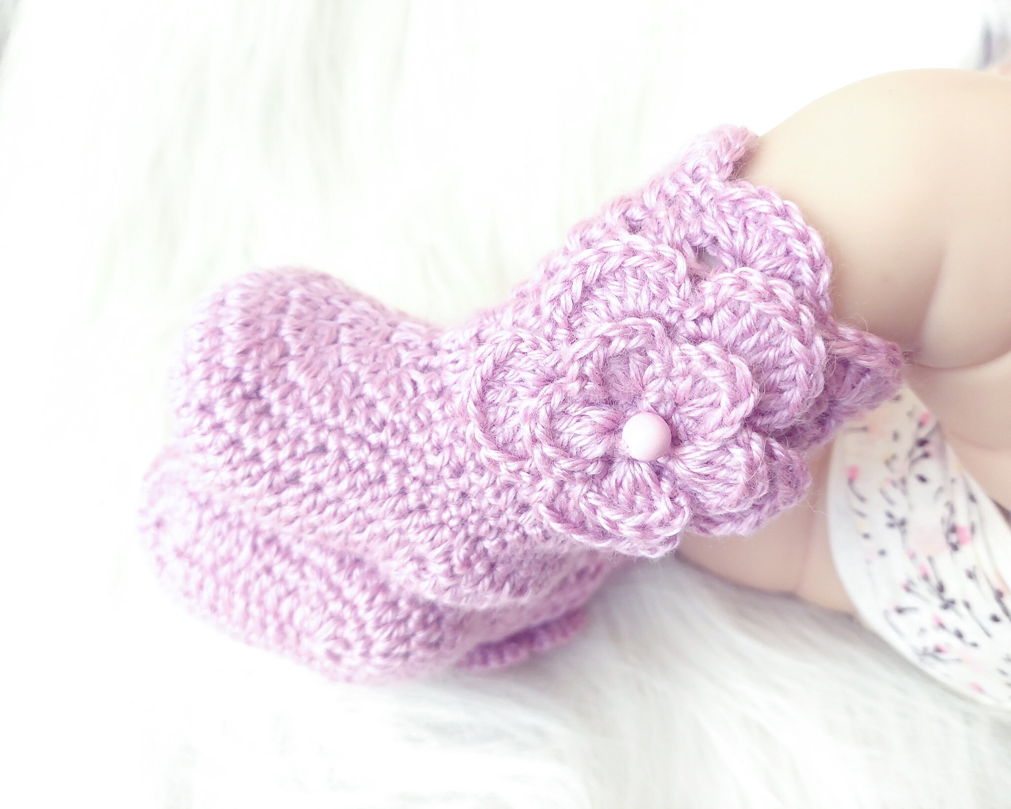 Crochet Baby booties with flowers 0 3 month Baby socks Baby