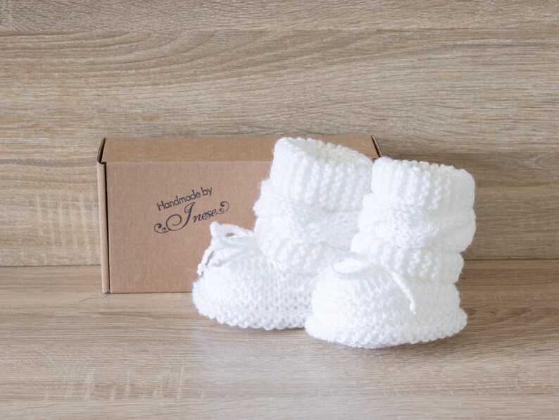 Hand knit White baby boots, Cable knitted Baby booties, Gender neutral baby booties, Newborns booties, White booties, Baby winter boots image 4