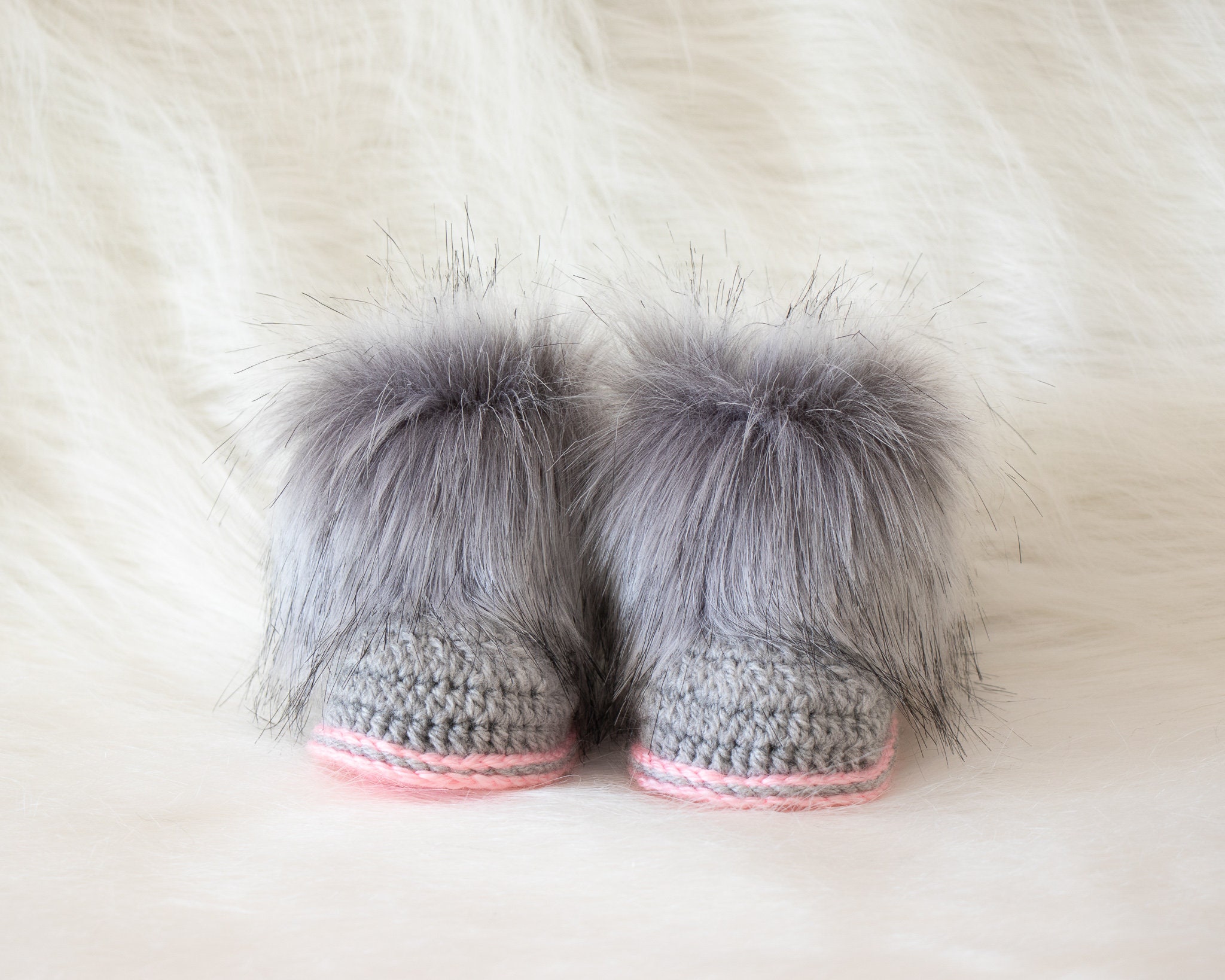 Gray and pink booties, Baby girl boots, Faux fur Booties, Newborn Booties, Preemie girl booties