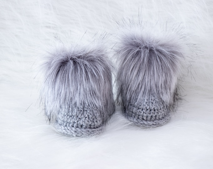 Gray baby boots, Fur baby boots, Crochet baby Booties, Baby Boy booties, Gender neutral Newborn shoes, Baby shower gift, Baby Announcement