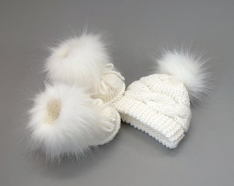 White hand knitted baby fur pom pom hat, Faux fur booties, Baby winter clothes, Baby shower gift, Gender neutral Newborn outfit, Preemie set