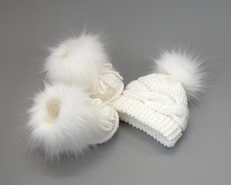 White hand knitted baby fur pom pom hat, Faux fur booties, Baby winter clothes, Baby shower gift, Gender neutral Newborn outfit, Preemie set Preemie SET US kids' letter