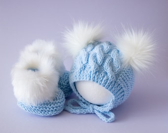 Tricoté à la main Double pom pom chapeau de bébé garçon, Bottines de bébé garçon, Bonnet et bottines de bébé, Cadeau de bébé garçon, Chaussures pour bébé, Chapeau de bébé, Tenue de prématuré