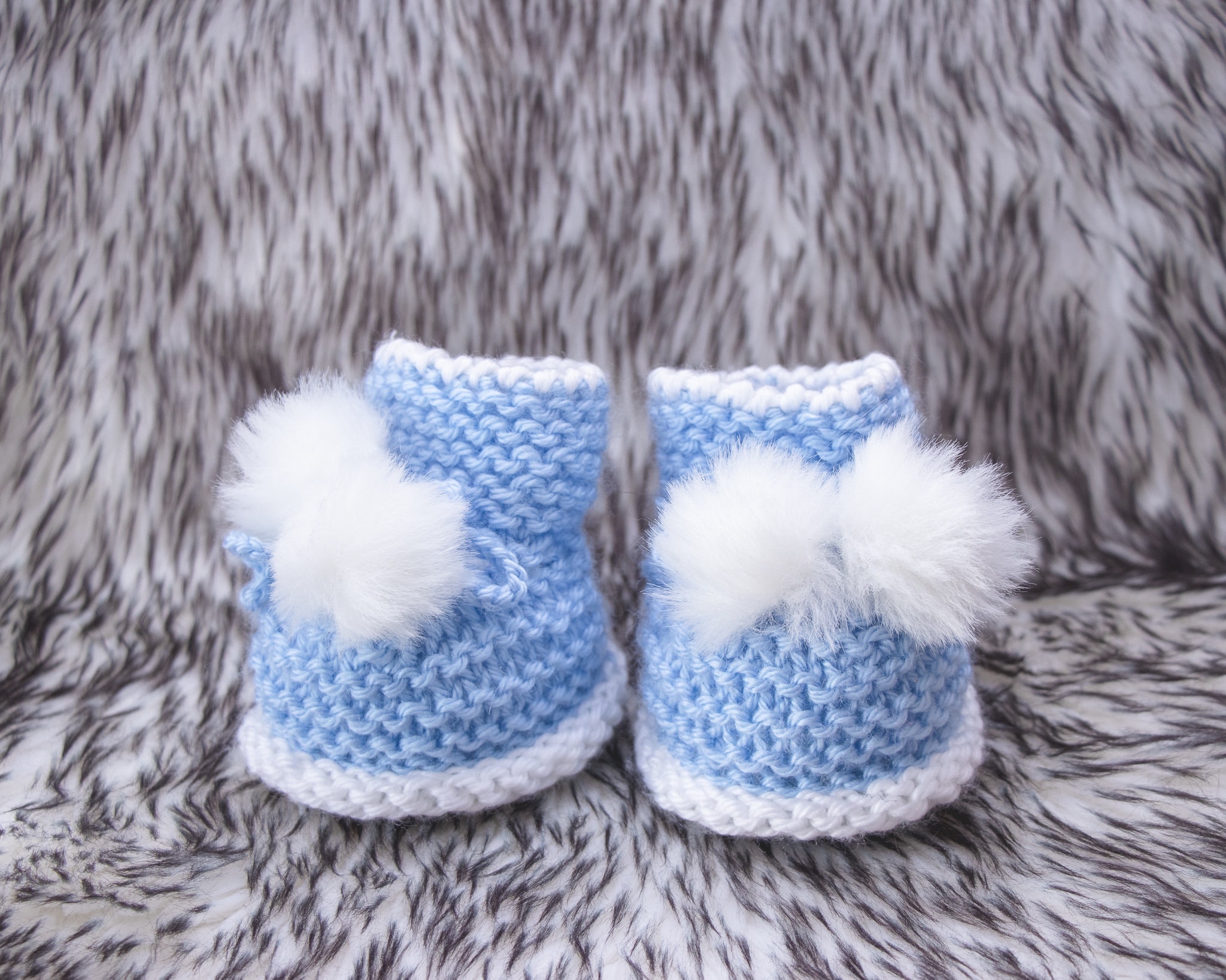 baby pom pom booties