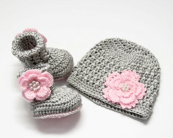 Pink and gray baby girl flower hat and booties set, Newborn Girl clothes, Preemie girl clothes, Crochet booties and hat, Baby Girl gift