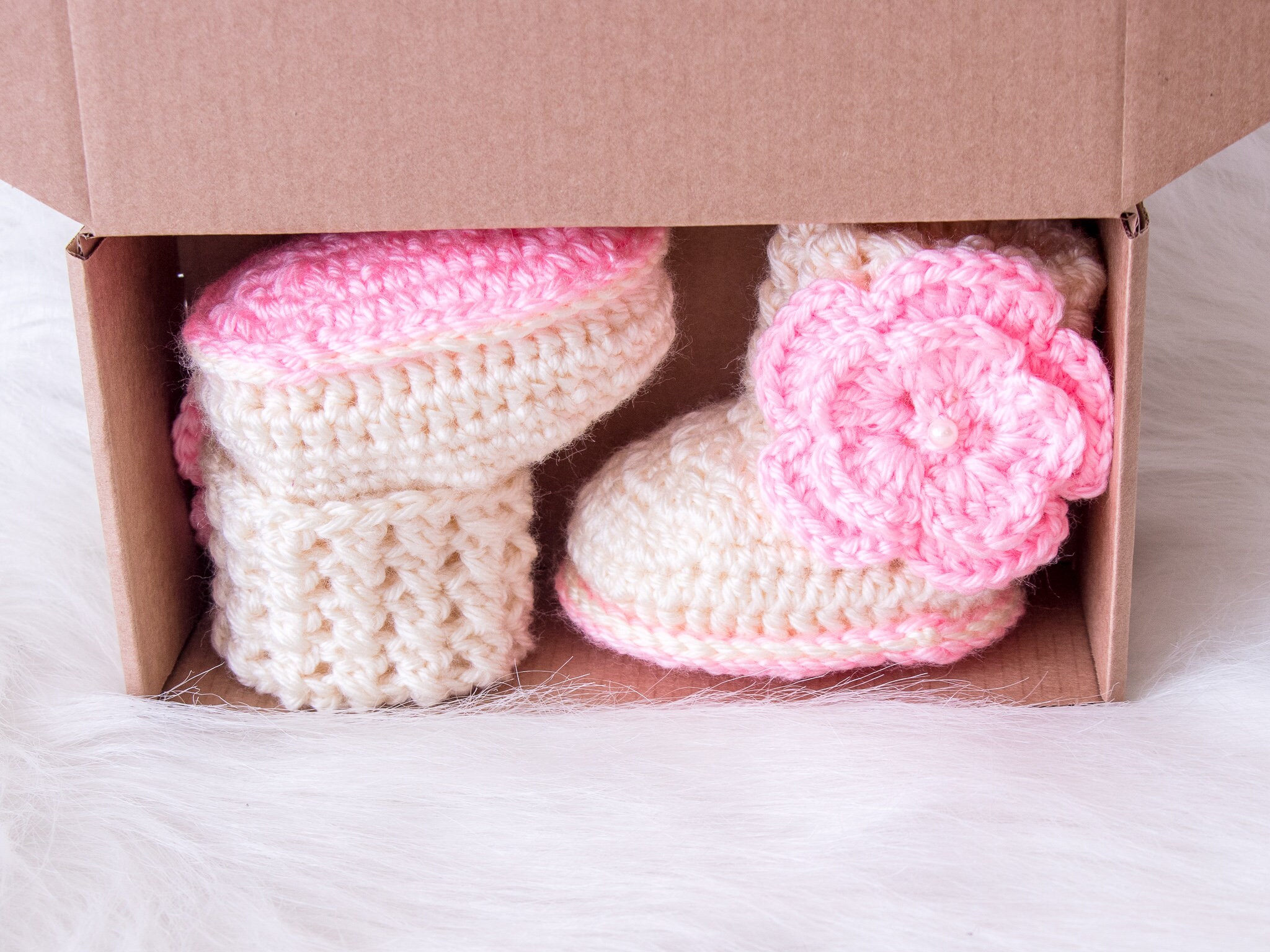 Baby girl booties, Flower booties, Baby girl shoes, Baby girl gift, Newborn girl shoes, Preemie 