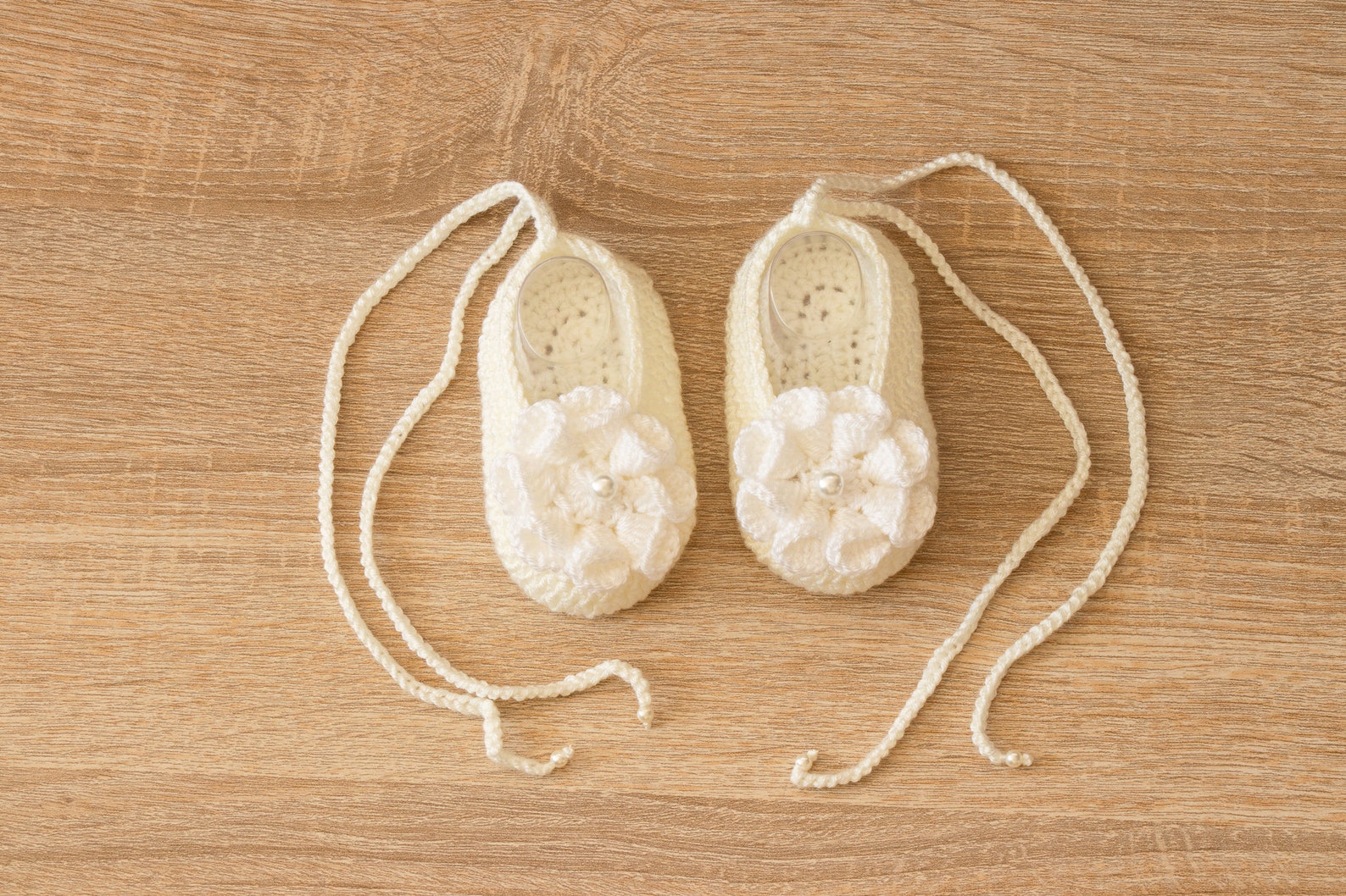 off white baby girl shoes - flower shoes - preemie shoes - baby ballet shoes - mary janes- newborn shoes- crochet baby shoes- ba off white baby girl shoes - flower shoes - preemie shoes - baby ballet shoes - mary janes- newborn shoes- crochet baby shoes- ba