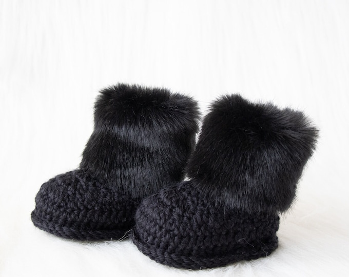 Black Baby booties, Faux fur  booties, Unisex baby shoes, Crochet booties, Baby Uggs, Infant shoes, Black Baby Shoes, Gender neutral booties