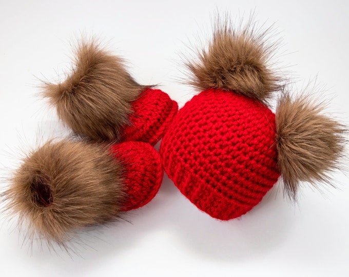 Red baby girl booties and hat, Double pom beanie, Fur booties, Newborn girl outfit, baby girl clothes, preemie girl clothes, hat and booties