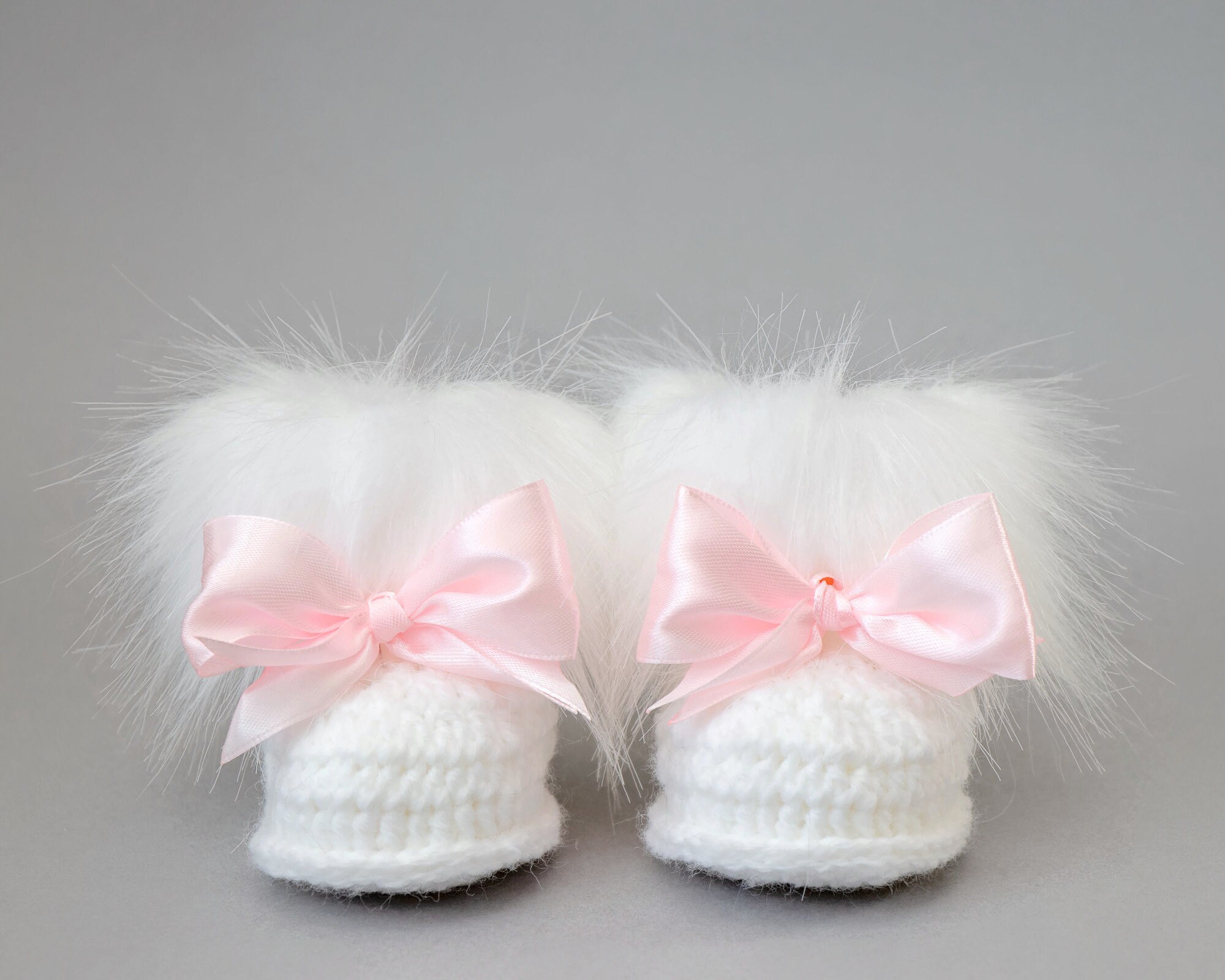 White fur baby boots with bows Unisex baby boots Crochet Baby