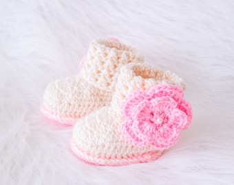 Baby girl booties, Flower booties, Baby girl shoes, Baby girl gift, Newborn girl shoes, Preemie girl shoes, Crochet baby booties, Baby shoes