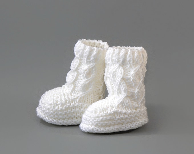 White Baby shoes, Knitted baby booties, White booties, Newborn Booties, Handmade Booties, Gender Neutral booties, Infant shoes, Unisex gift