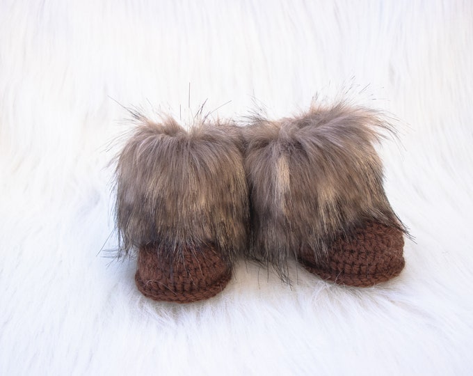 Brown Baby Booties, Fur baby booties, Crochet baby booties, Baby Ugg Boots, Unisex booties, Newborn boots, Baby winter boots, Infant Booties