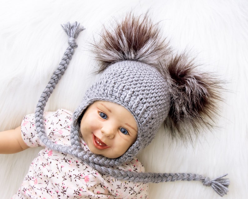 Gray Booties and hat set, Double pom pom hat and boots, Crochet baby clothes, Newborn winter clothes, Fur booties, Gender neutral baby image 10