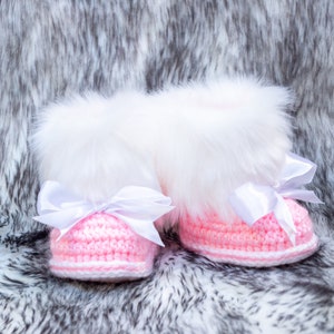 Pink Baby bow booties, Crochet Baby booties, Fur Booties, Baby girl Winter boots, Newborn girl Booties, Preemie girl booties, Bow baby shoes image 4