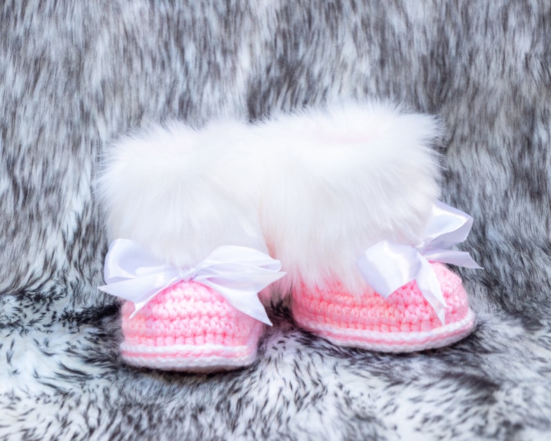 Pink Baby bow booties, Crochet Baby booties, Fur Booties, Baby girl Winter boots, Newborn girl Booties, Preemie girl booties, Bow baby shoes image 4