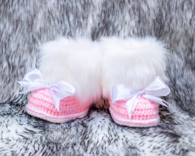 Pink Baby bow booties, Crochet Baby booties, Fur Booties, Baby girl Winter boots, Newborn girl Booties, Preemie girl booties, Bow baby shoes image 3