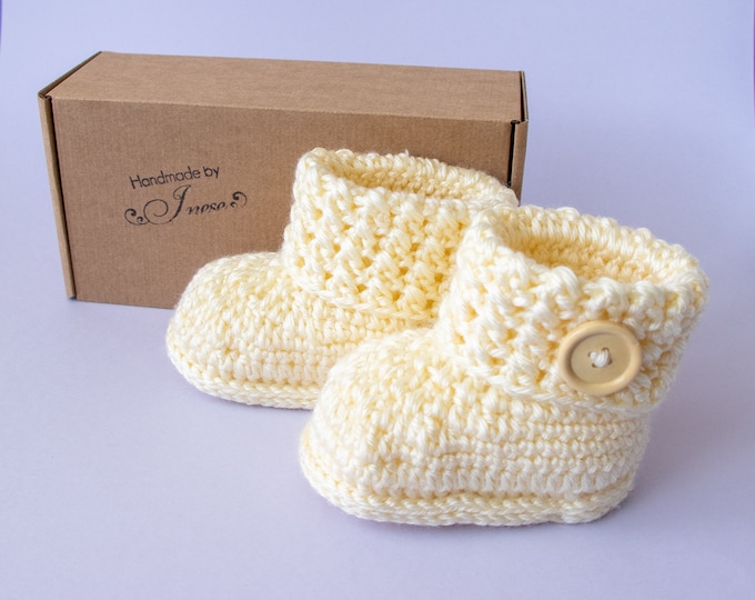 Unisex baby booties, Crochet gender Neutral booties, Baby shoes, Cream booties, Newborn shoes, Infant shoes, Baby shower gift, Preemie gift