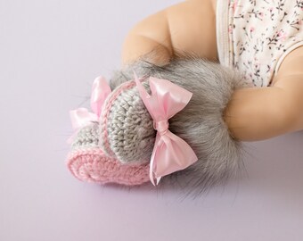 Grijze en roze bont laarsjes, Pasgeboren meisje schoenen, Preemie meisje schoenen, Gehaakte slippers, Baby meisje cadeau, Baby meisje schoenen, Baby meisje laarzen, Uggs