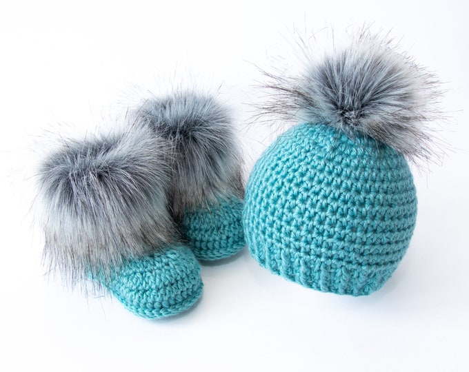 Teal hat and booties with gray fur, Baby Shower Gift, Gender Reveal, Fur pom pom hat, Faux Fur booties, Newborn Shoes, Crochet baby hat