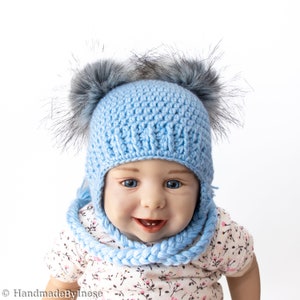 Baby boy Double pom hat and booties, Handmade Baby boy outfit, Newborn winter outfit, Fur booties, Double pom pom hat image 2