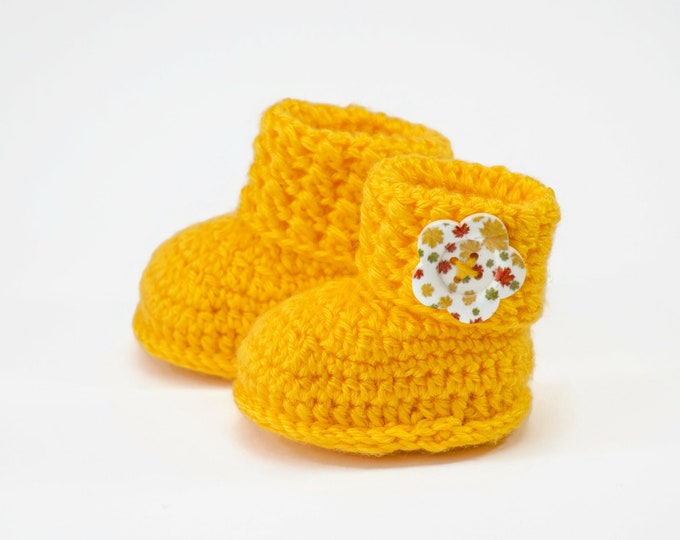 Yellow baby booties, Baby booties, Crochet booties, Gender Neutral baby booties, Newborn shoes, Preemie booties, New baby gift