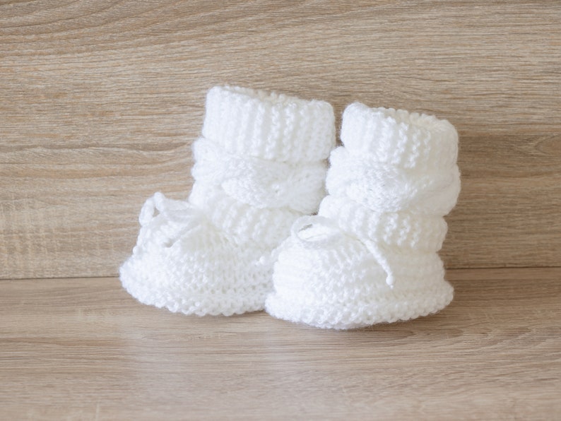 Hand knit White baby boots, Cable knitted Baby booties, Gender neutral baby booties, Newborns booties, White booties, Baby winter boots image 6