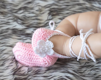 Baby Flower shoes, Pink shoes, Preemie shoes, Baby girl ballet shoes, Mary Janes, Newborn girl shoes, Crochet Baby shoes, Baby girl gift