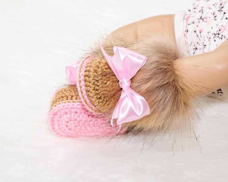 Baby girl booties Faux fur Booties with bows Crochet image 1