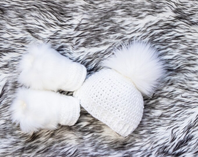 White Faux fur baby Booties and Hat with fur pom pom - Crochet Baby Set - Hat and Booties set - Gender Neutral baby - Baby winter clothes