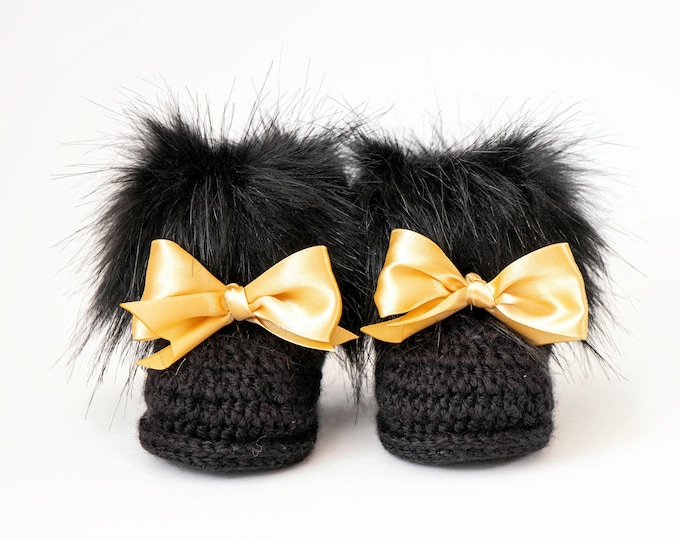 Black Booties with bows, Fur booties, Baby Shoes, Crochet baby booties, Baby boots, Newborn shoes, Preemie shoes, Minnie Mouse Inspired