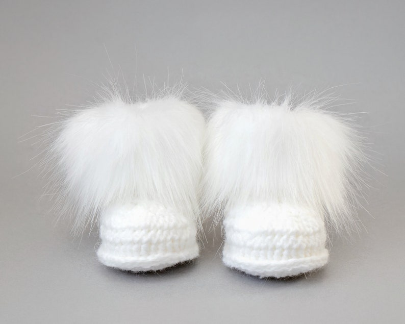 White Baby fur pom pom hat and booties, Crochet baby clothes, Baby winter clothes, Fur booties, Gender neutral baby clothes, Baby gift image 2