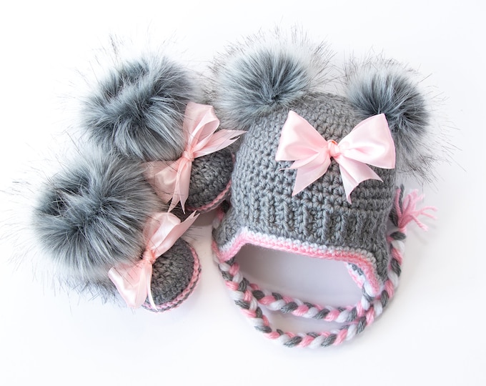 Gray and pink Double pom pom hat and fur booties with bows, Baby girl hat and booties, Baby winter clothes, Baby girl gift, Preemie clothes