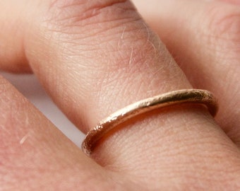 Rose Gold Textured Ring Unique Distressed Wedding Band 9k Recycled Gold Rustic Handmade Solid Gold Round Wedding Band Girlfriend Gift Wife