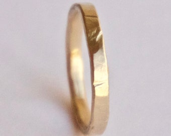 Gold Wedding Ring - 18 Carat - Flat Hammered Texture - Simple - Minimal - Rustic Wedding Band - Yellow Gold - Unisex - Men's Women's