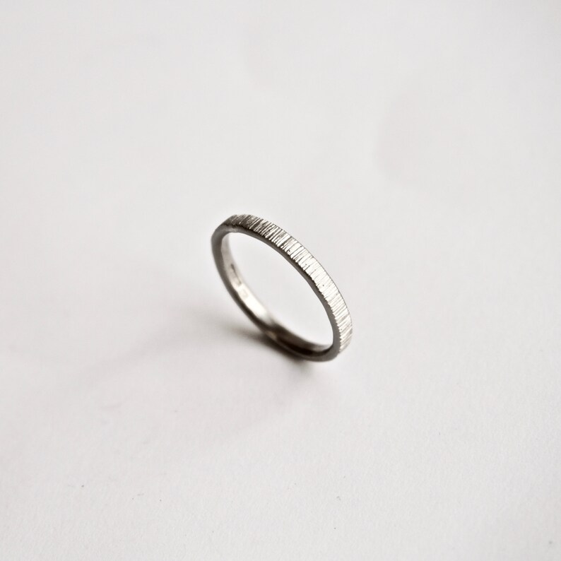 White Gold Wedding Band Tree Bark Ring Thin Ring 18 Carat Textured Simple Men's Women's His and Hers Wedding Ring afbeelding 3